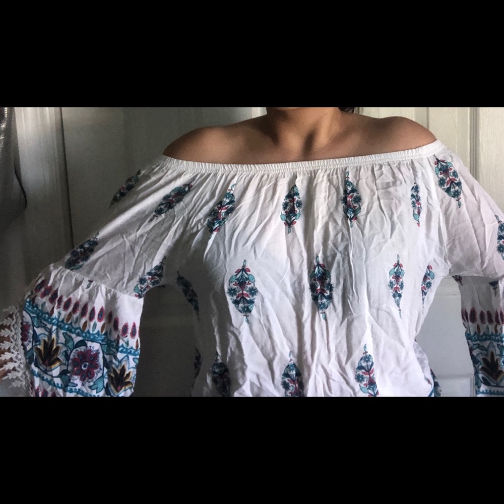Off shoulders - Picture 2 of 2